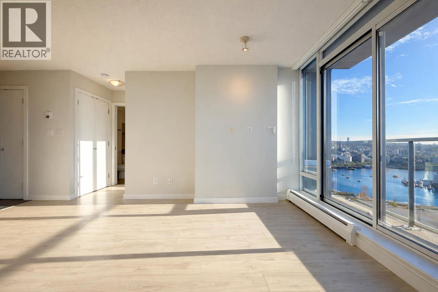 Listing Picture 3 of 19 : 2803 688 ABBOTT STREET, Vancouver / 溫哥華 - 魯藝地產 Yvonne Lu Group - MLS Medallion Club Member