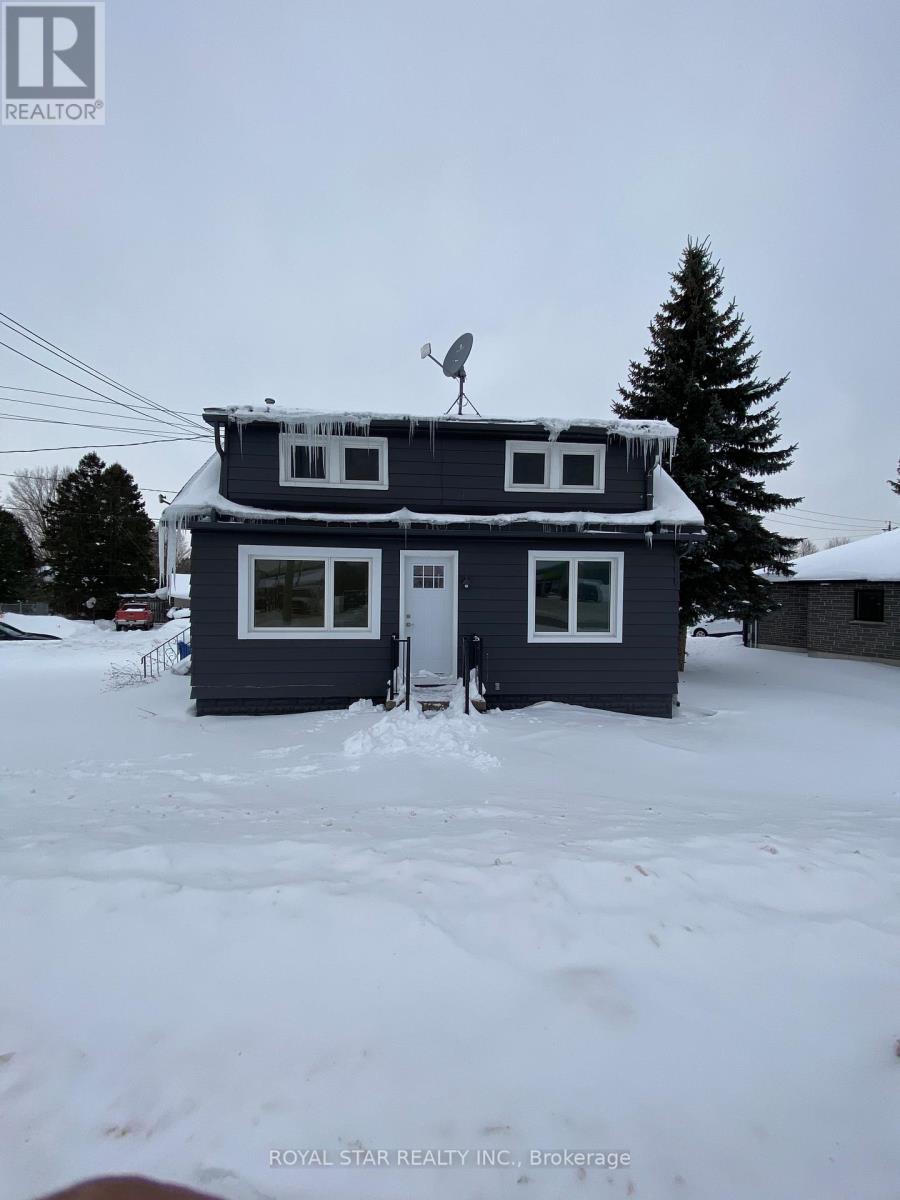 582 Garafraxa Street S, West Grey, Ontario  N0G 1R0 - Photo 2 - X12781400