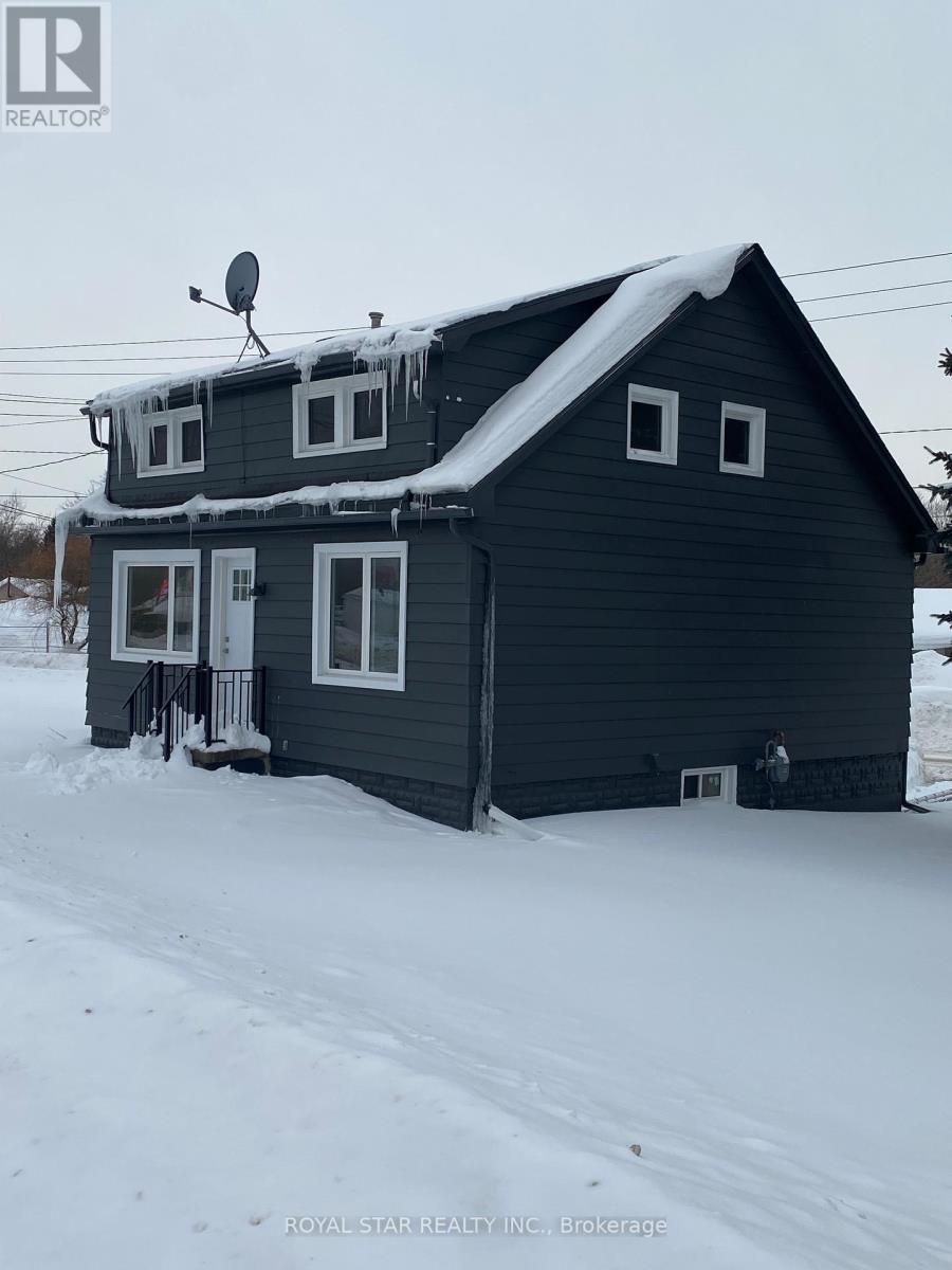 582 Garafraxa Street S, West Grey, Ontario  N0G 1R0 - Photo 3 - X12781400