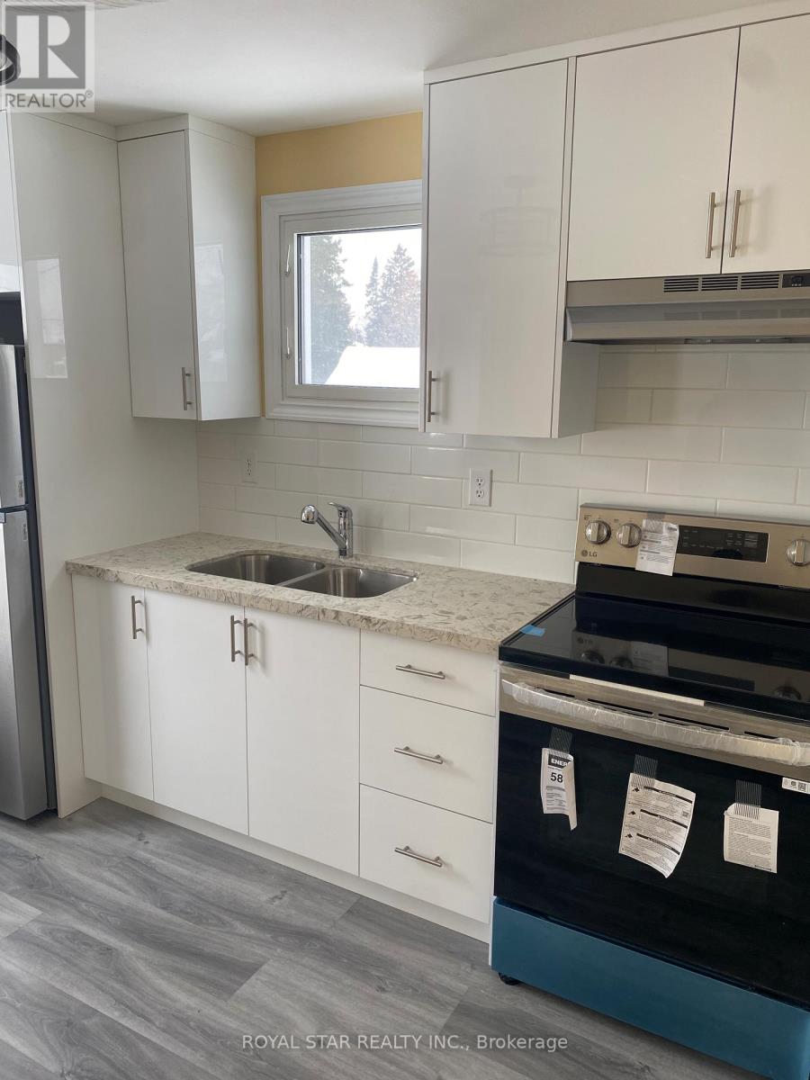 582 Garafraxa Street S, West Grey, Ontario  N0G 1R0 - Photo 4 - X12781400