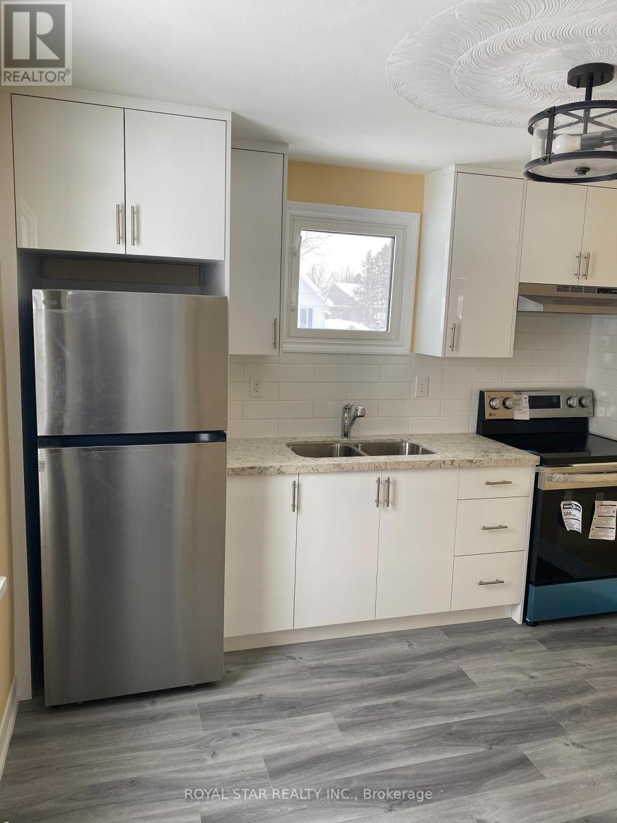 582 Garafraxa Street S, West Grey, Ontario  N0G 1R0 - Photo 5 - X12781400