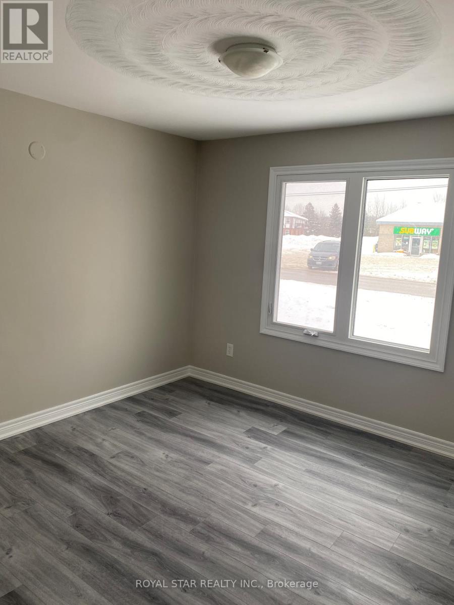 582 Garafraxa Street S, West Grey, Ontario  N0G 1R0 - Photo 9 - X12781400