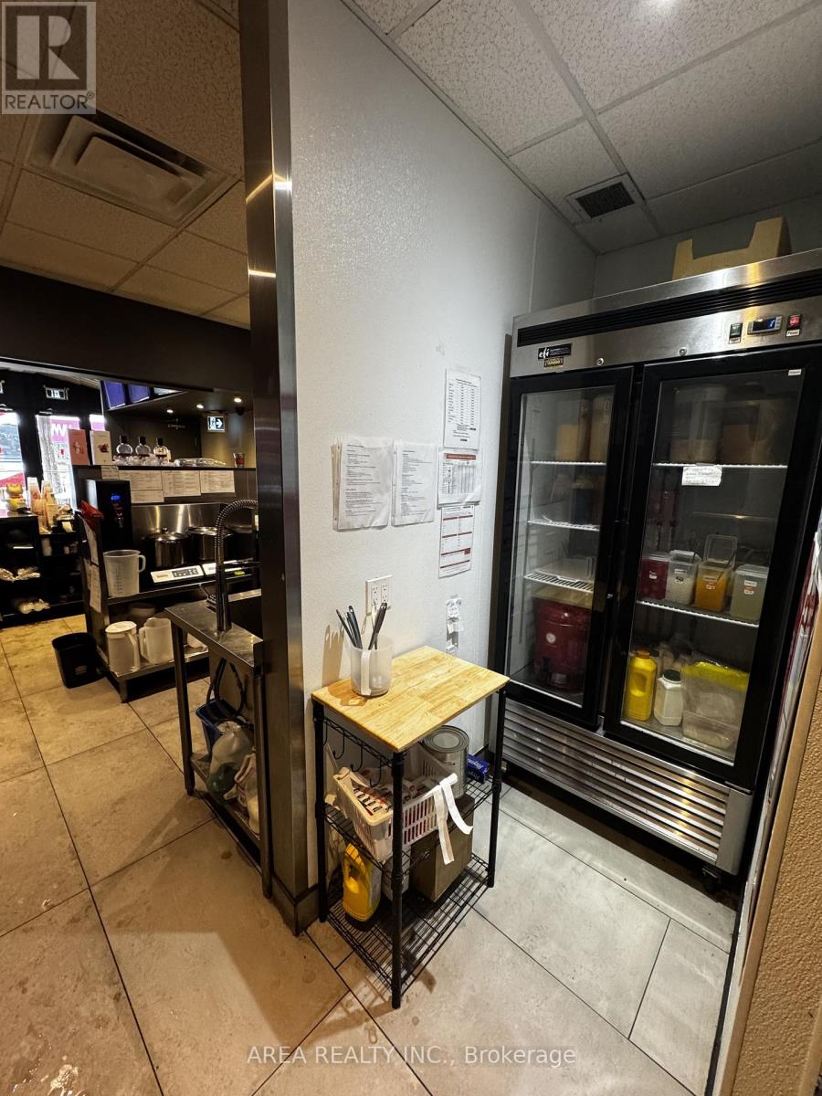 390 Queen Street W, Toronto (Kensington-Chinatown), Ontario  M5V 2A6 - Photo 4 - C12779864