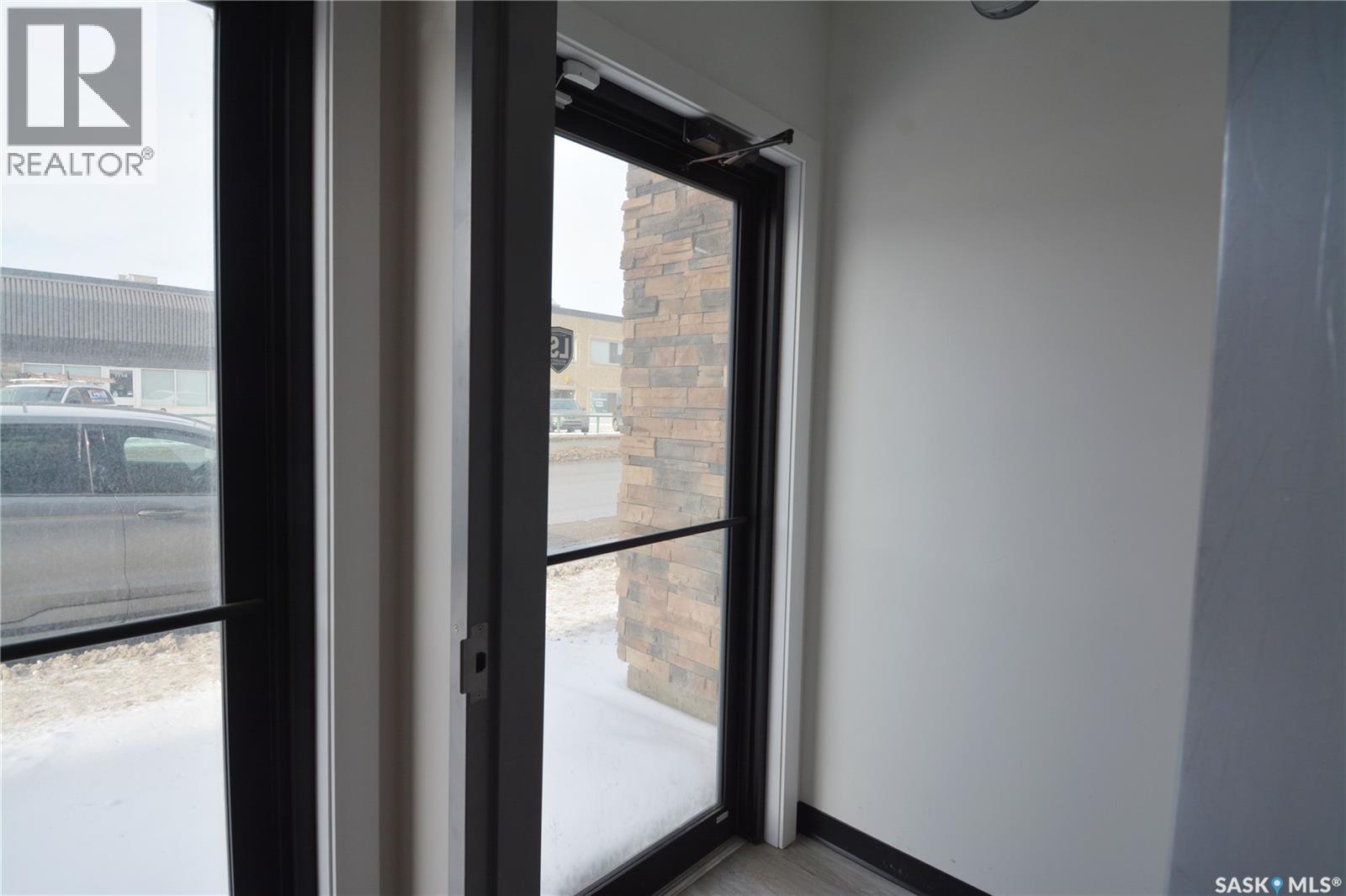 A 1135 Winnipeg Street, Regina, Saskatchewan  S4R 1J5 - Photo 4 - SK028106