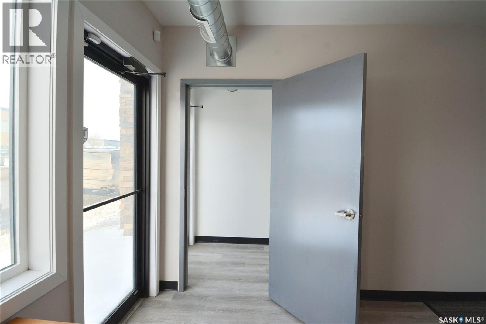 A 1135 Winnipeg Street, Regina, Saskatchewan  S4R 1J5 - Photo 3 - SK028106