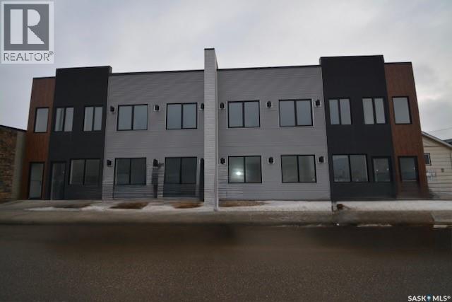 A 1135 Winnipeg Street, Regina, Saskatchewan  S4R 1J5 - Photo 2 - SK028106