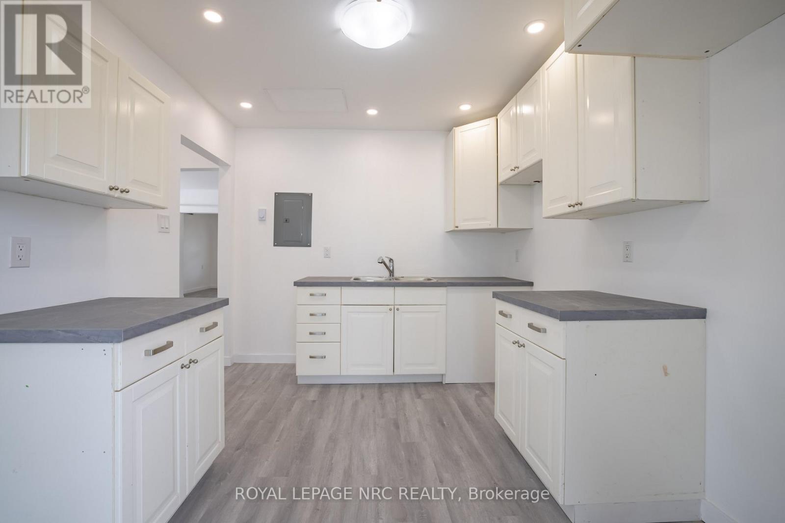 170 Niagara Street W, St. Catharines, Ontario  L2R 4L4 - Photo 14 - X12505730