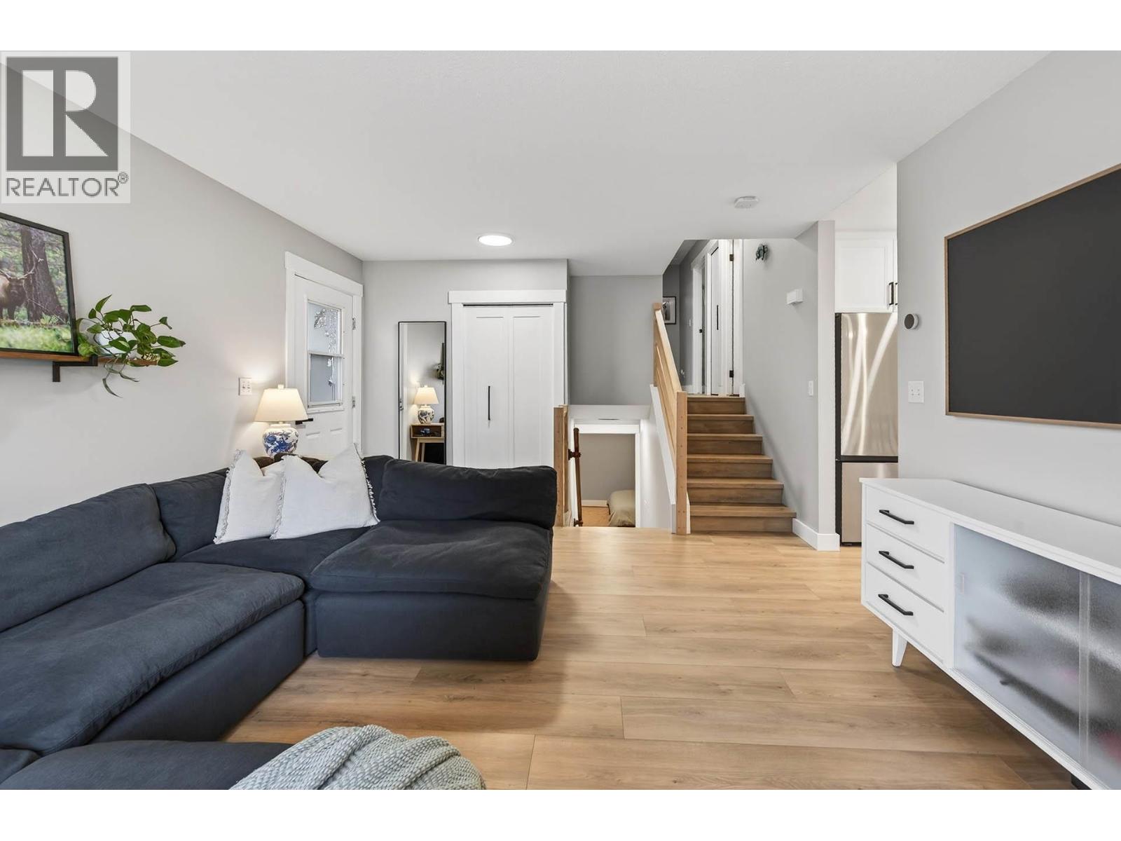 537 Gleneagles Drive, Kamloops, British Columbia  V2E 1X1 - Photo 6 - 10375580