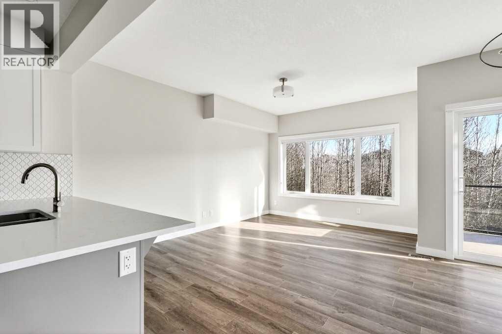 168 Crestridge Common Sw, Calgary, Alberta  T3B 6J5 - Photo 3 - A2285586