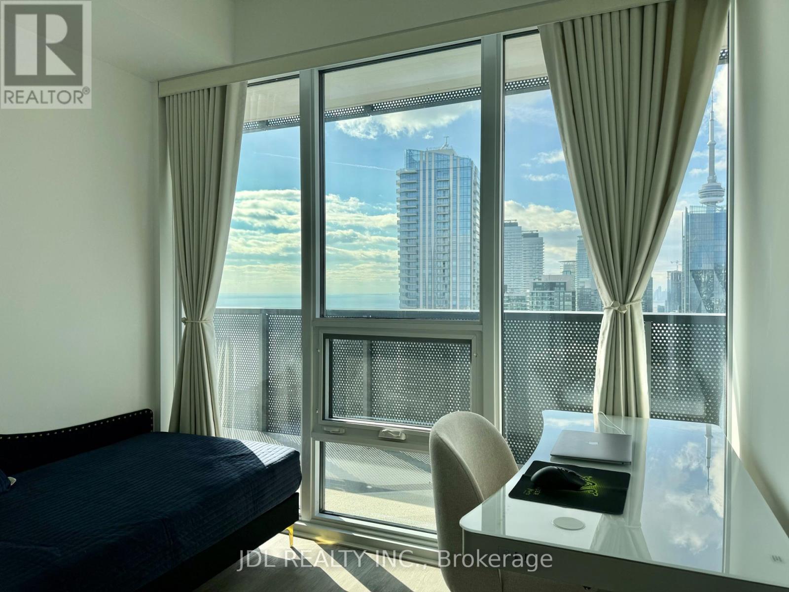 5811 - 55 Cooper Street, Toronto, Ontario  M5E 0G1 - Photo 12 - C12781480