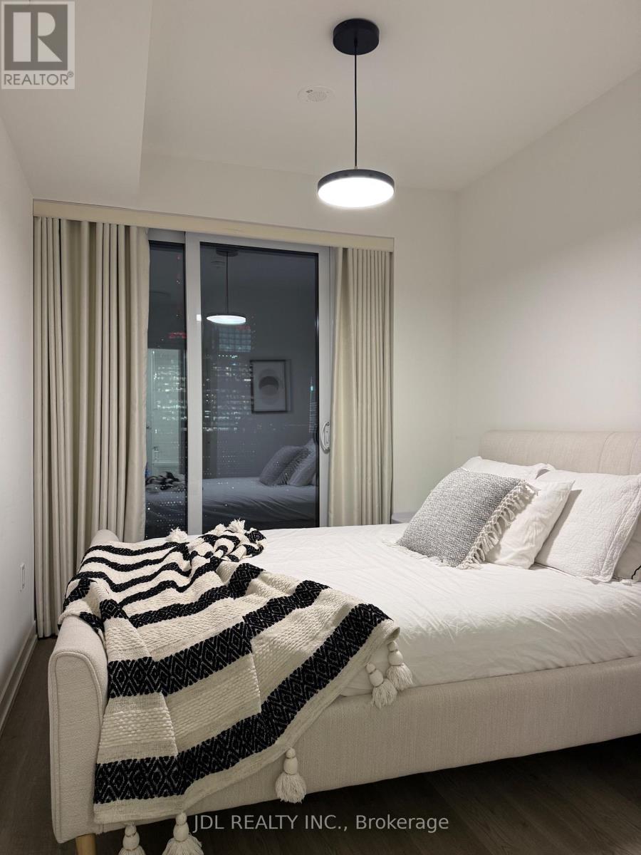 5811 - 55 Cooper Street, Toronto, Ontario  M5E 0G1 - Photo 14 - C12781480