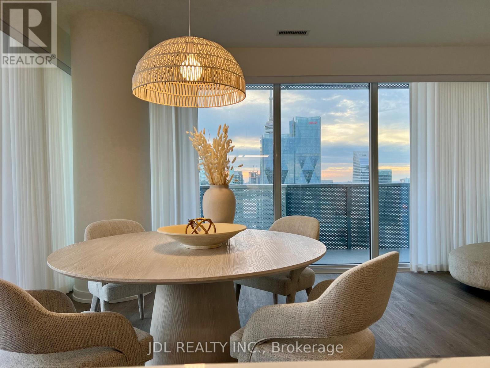 5811 - 55 Cooper Street, Toronto, Ontario  M5E 0G1 - Photo 5 - C12781480