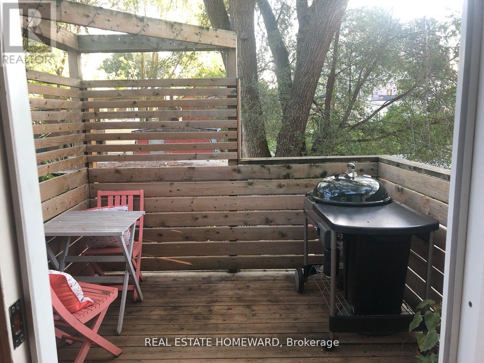 Upper - 110 Caroline Avenue, Toronto, Ontario  M4M 2X7 - Photo 8 - E12781488