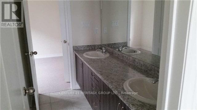 63 Tyndall Drive, Bradford West Gwillimbury (Bradford), Ontario  L3Z 4G7 - Photo 17 - N12781446