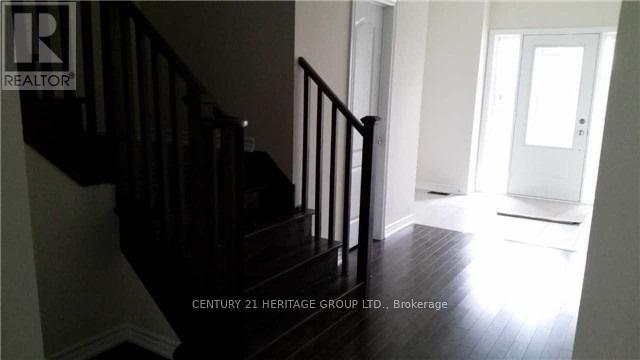 63 Tyndall Drive, Bradford West Gwillimbury (Bradford), Ontario  L3Z 4G7 - Photo 3 - N12781446