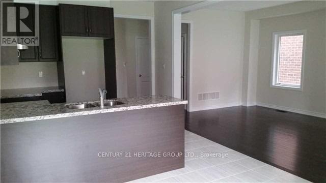 63 Tyndall Drive, Bradford West Gwillimbury (Bradford), Ontario  L3Z 4G7 - Photo 6 - N12781446