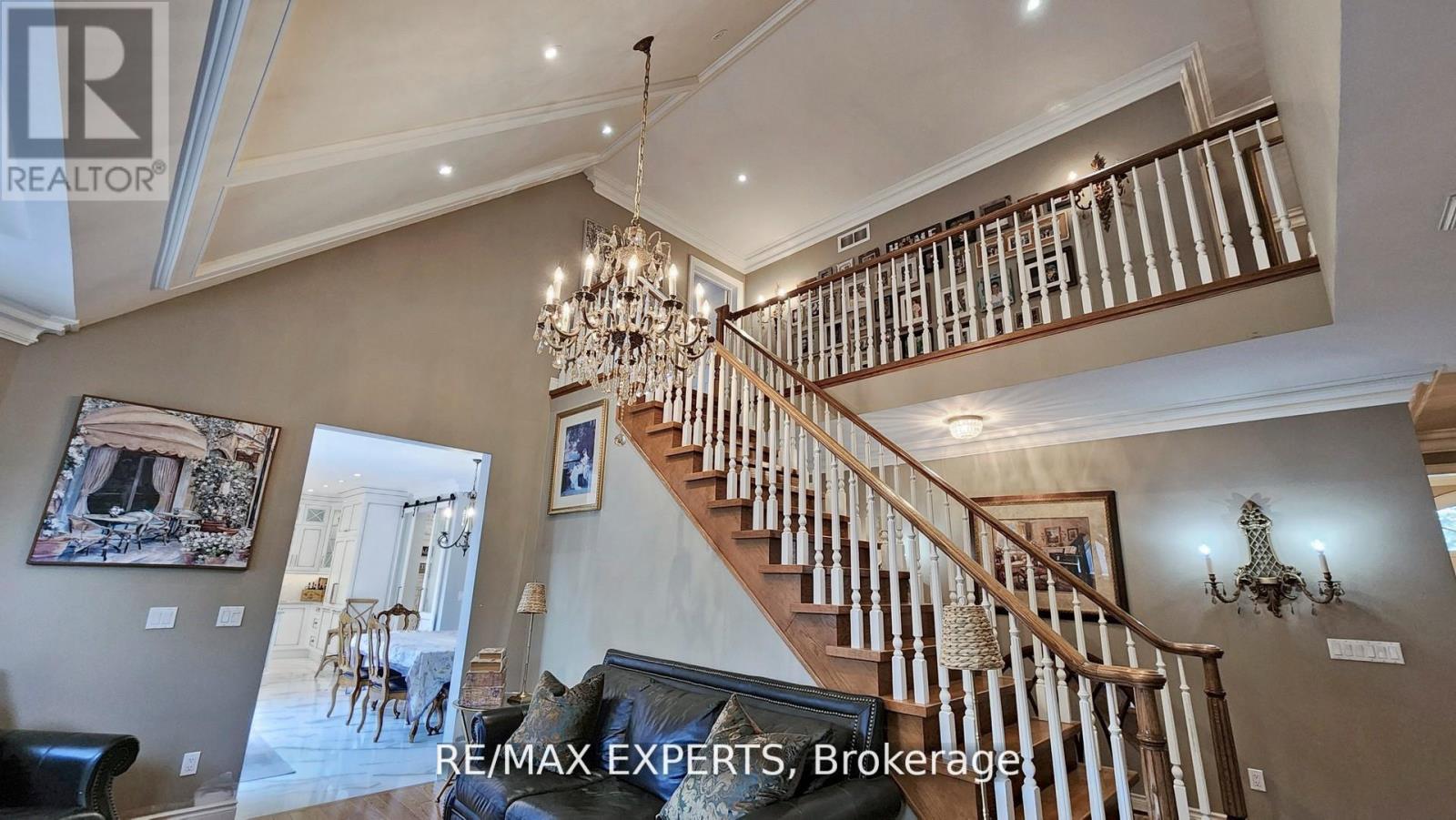 27 Theresa Circle, Vaughan, Ontario  L0J 1C0 - Photo 12 - N12781448