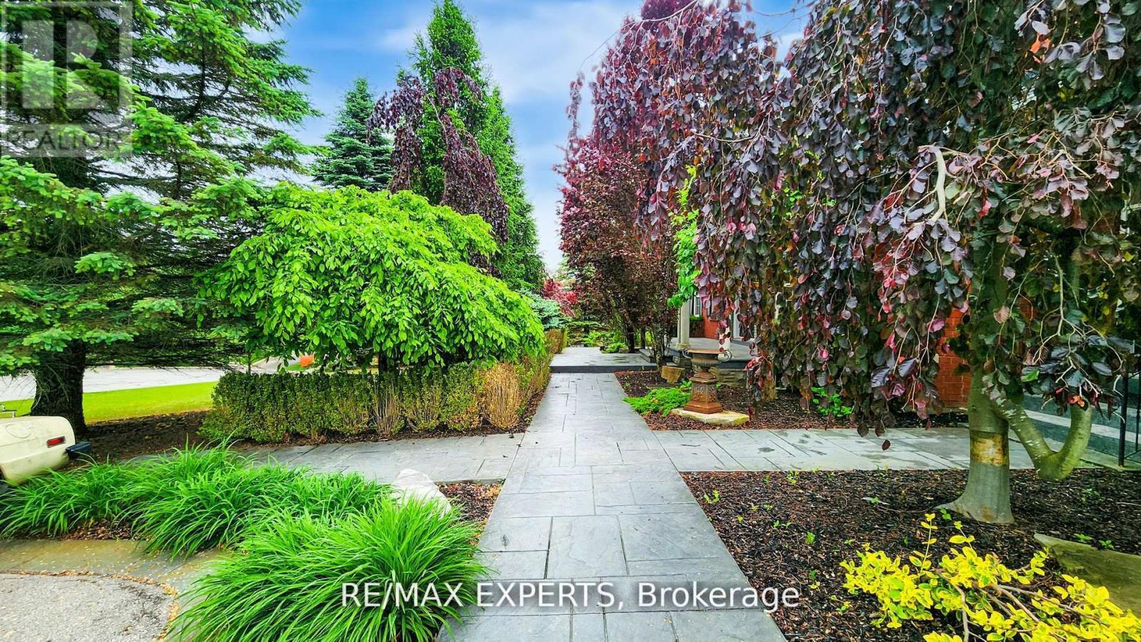 27 Theresa Circle, Vaughan, Ontario  L0J 1C0 - Photo 6 - N12781448