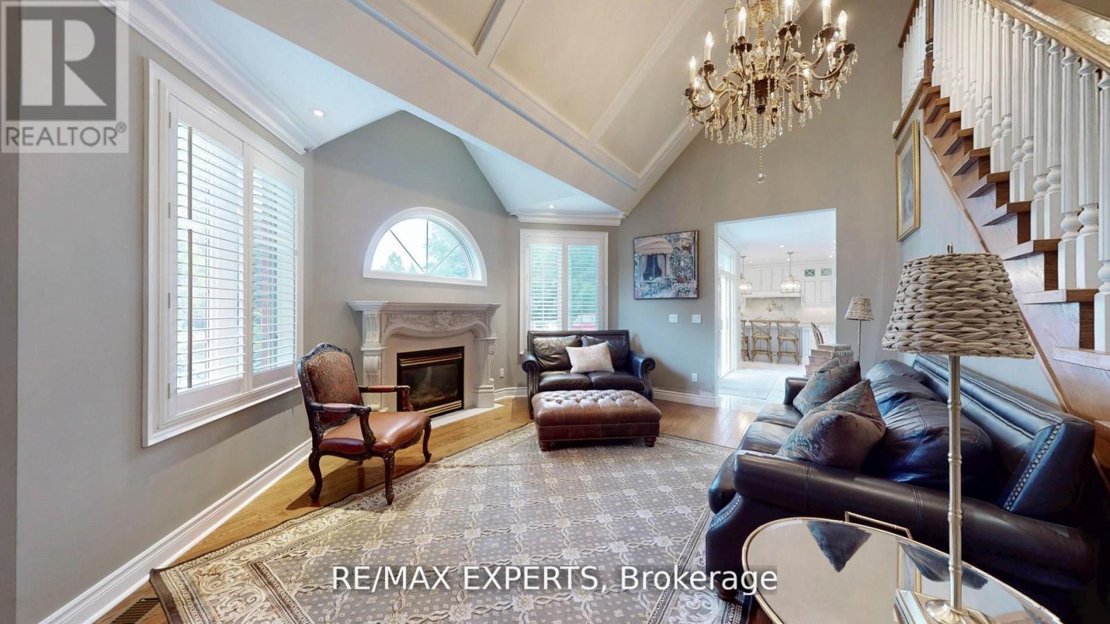 27 Theresa Circle, Vaughan, Ontario  L0J 1C0 - Photo 7 - N12781448