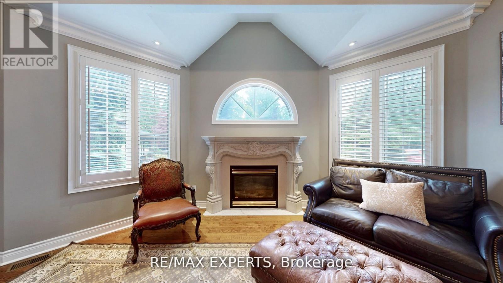 27 Theresa Circle, Vaughan, Ontario  L0J 1C0 - Photo 8 - N12781448