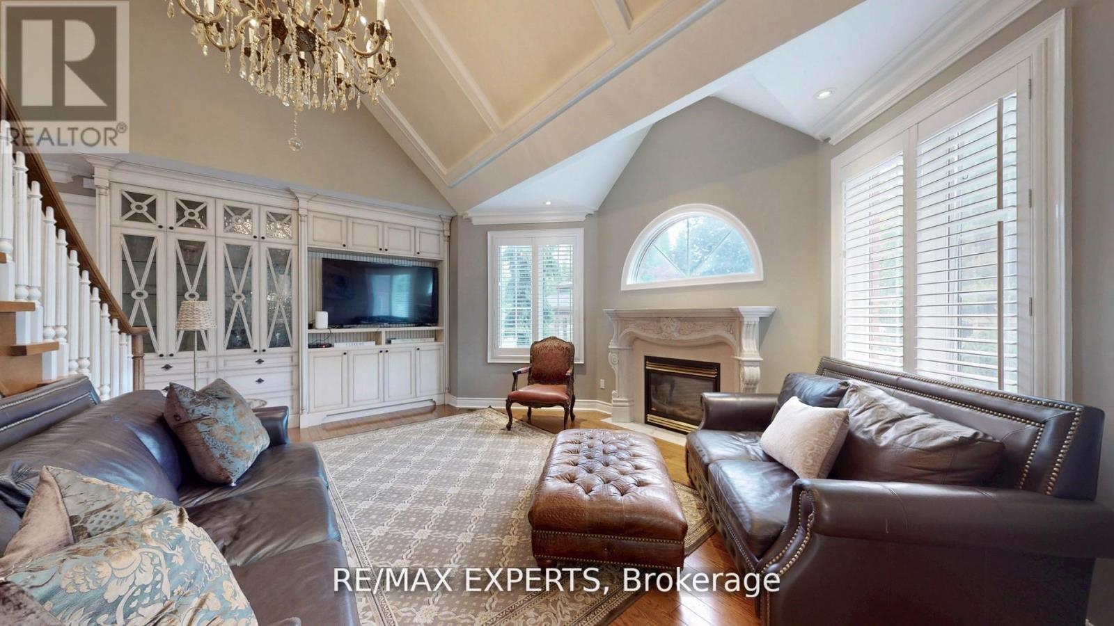 27 Theresa Circle, Vaughan, Ontario  L0J 1C0 - Photo 9 - N12781448