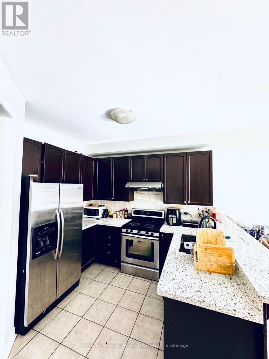 Upper - 25 Windflower Road, Brampton, Ontario  L7A 0M1 - Photo 11 - W12781424