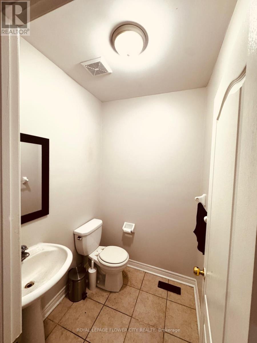 Upper - 25 Windflower Road, Brampton, Ontario  L7A 0M1 - Photo 12 - W12781424