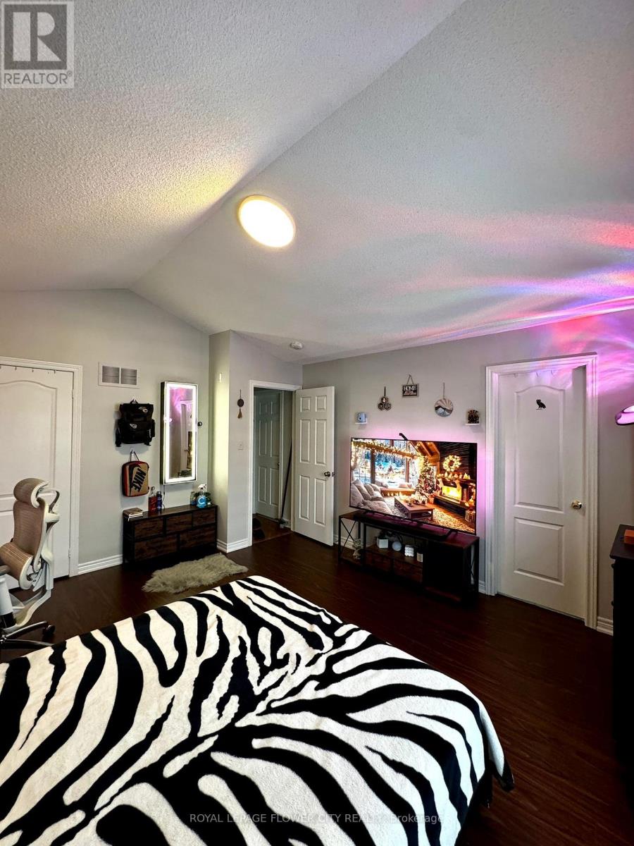 Upper - 25 Windflower Road, Brampton, Ontario  L7A 0M1 - Photo 2 - W12781424