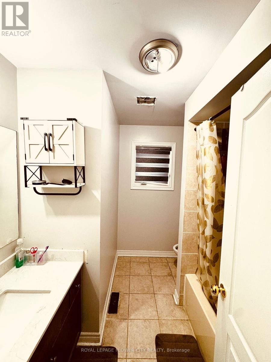 Upper - 25 Windflower Road, Brampton, Ontario  L7A 0M1 - Photo 4 - W12781424