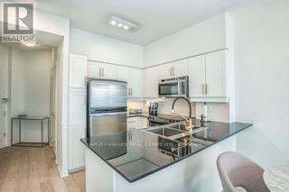2301 - 15 Windermere Avenue, Toronto (High Park-Swansea), Ontario  M6S 5A7 - Photo 3 - W12781444