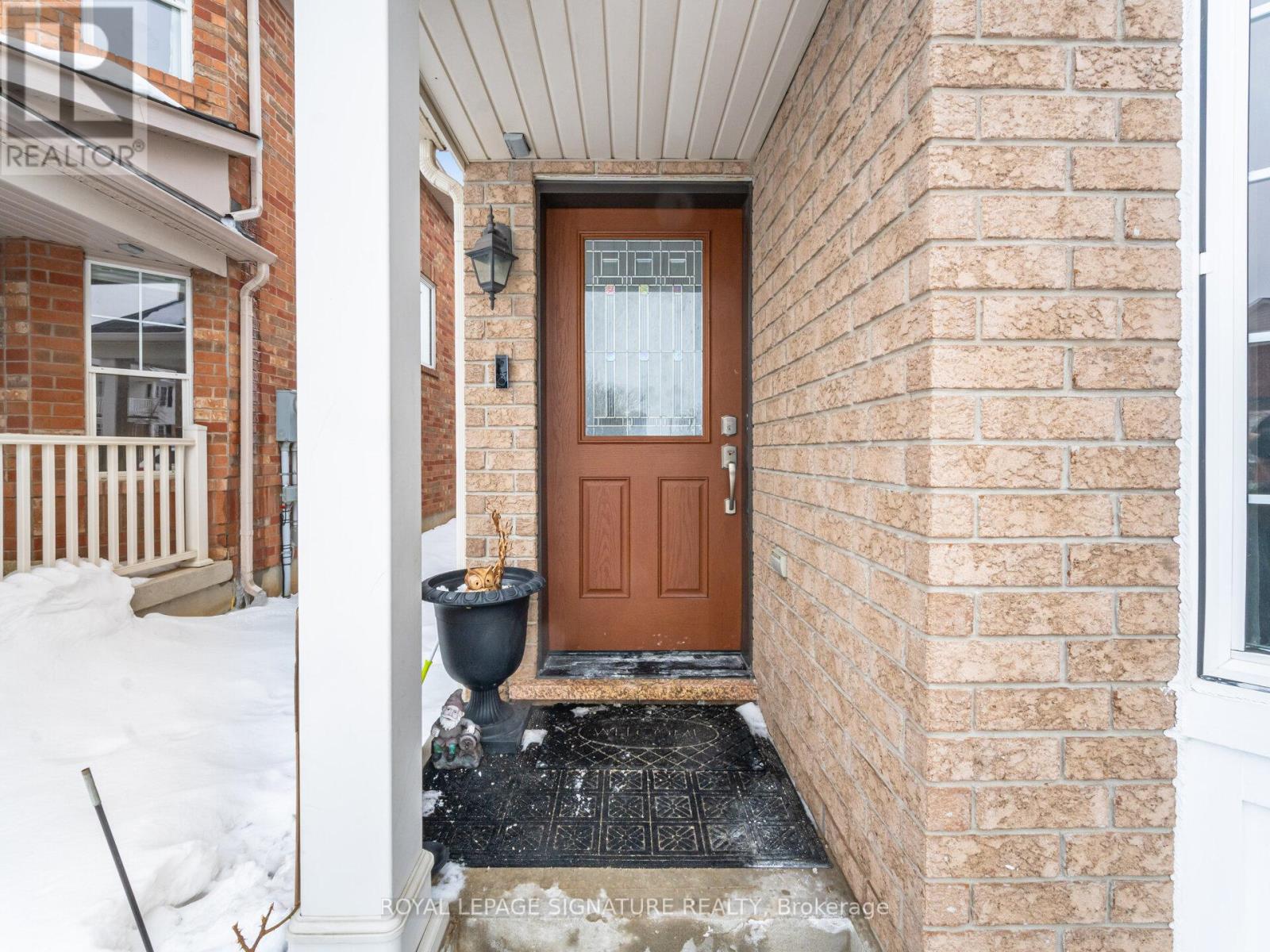 92 Owlridge Drive, Brampton, Ontario  L6X 0M5 - Photo 3 - W12781470