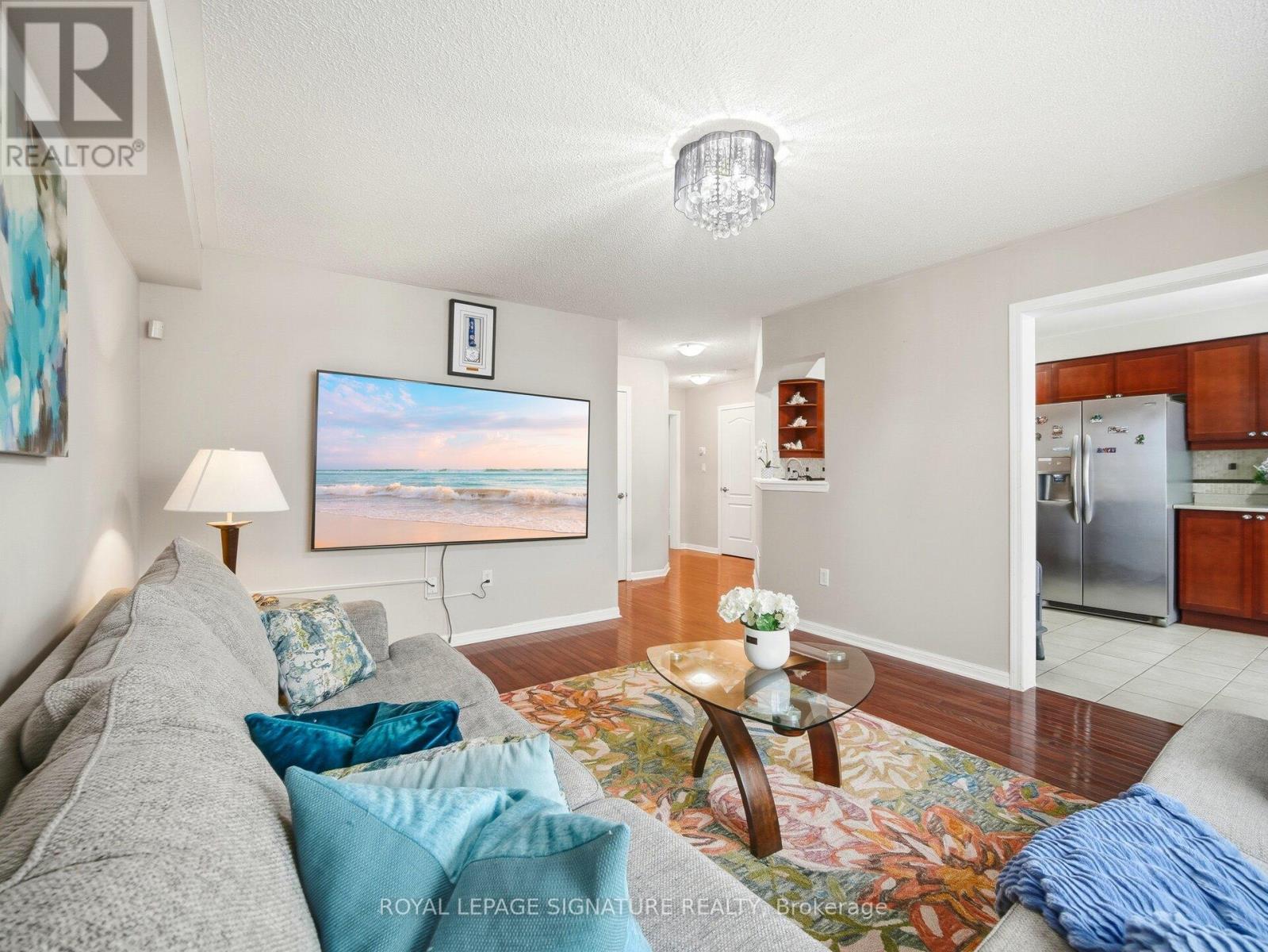 92 Owlridge Drive, Brampton, Ontario  L6X 0M5 - Photo 7 - W12781470