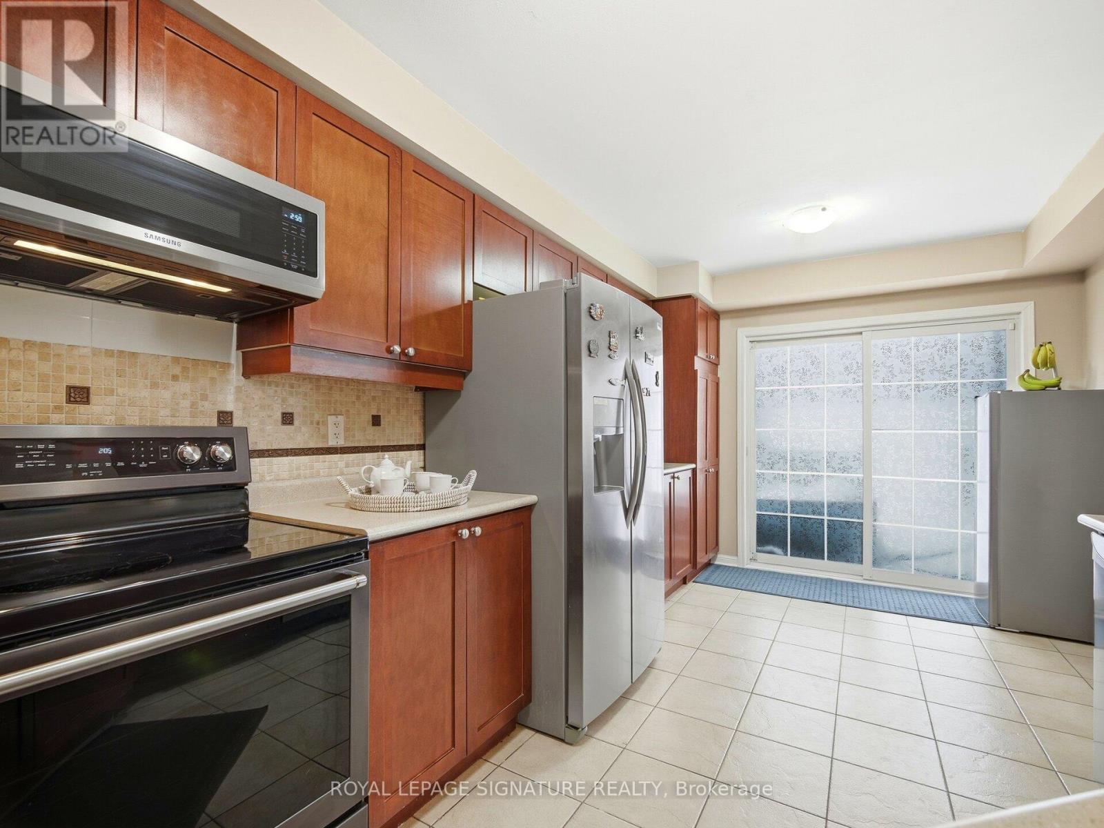 92 Owlridge Drive, Brampton, Ontario  L6X 0M5 - Photo 9 - W12781470