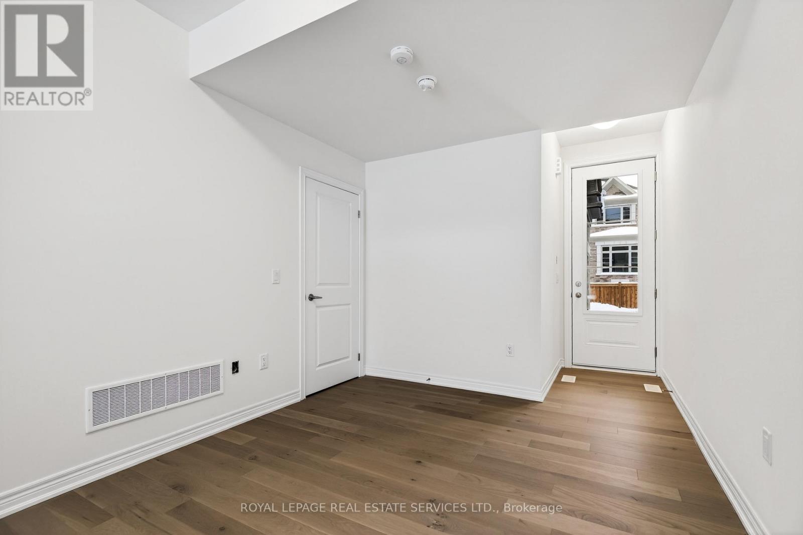 Unit 2 - 3217 Sixth Line, Oakville, Ontario  L6H 0V8 - Photo 3 - W12781484