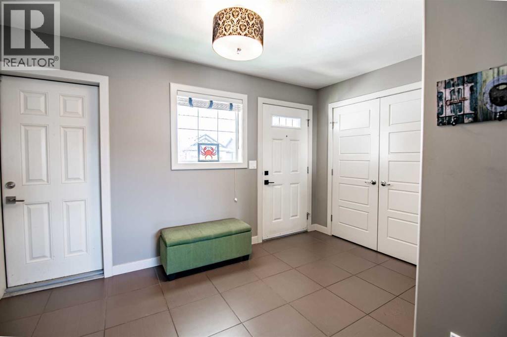 60 Vincent Close, Red Deer, Alberta  T4R 0H7 - Photo 4 - A2285075