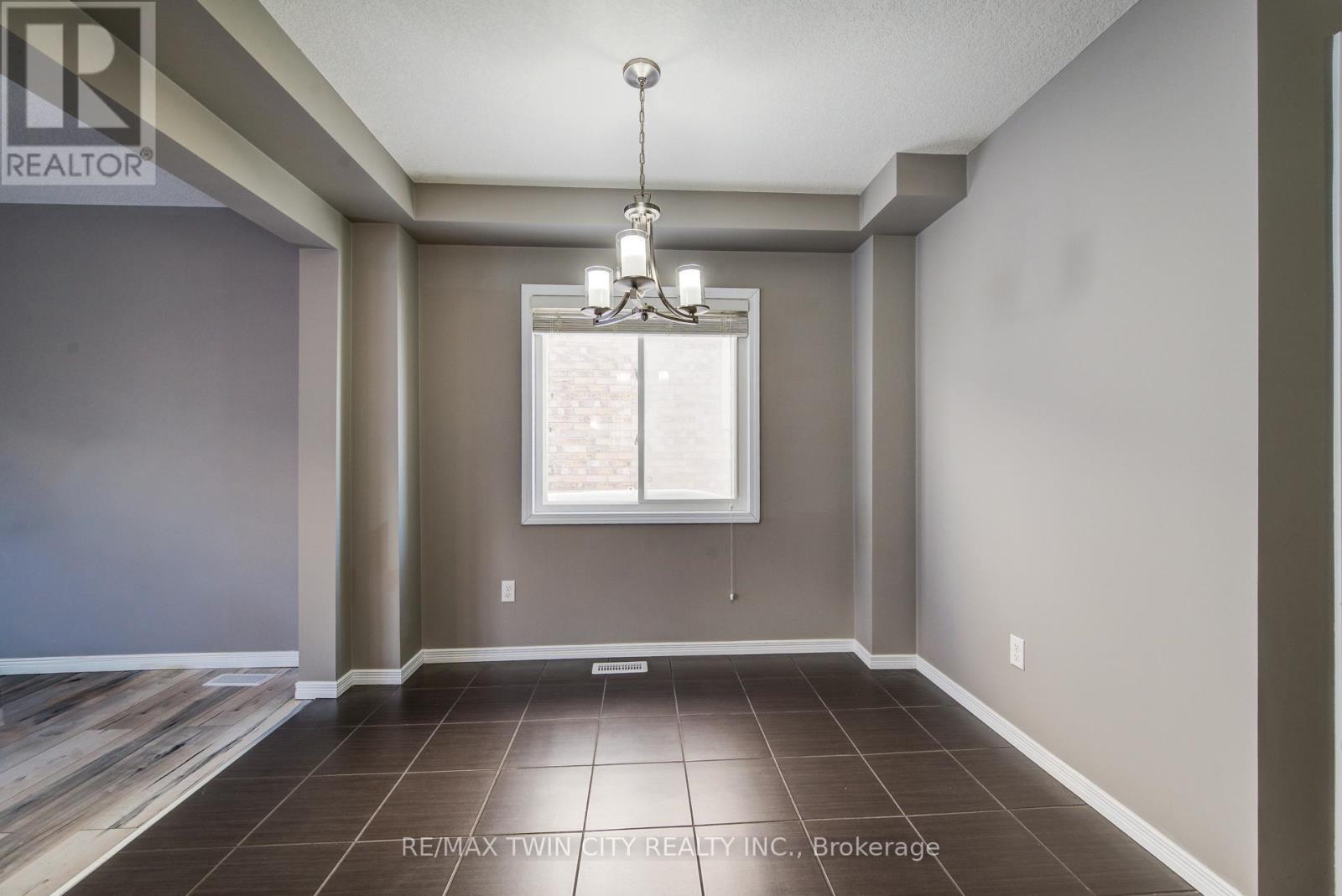 55 Upper Mercer Street, Kitchener, Ontario  N2A 4M9 - Photo 12 - X12781432