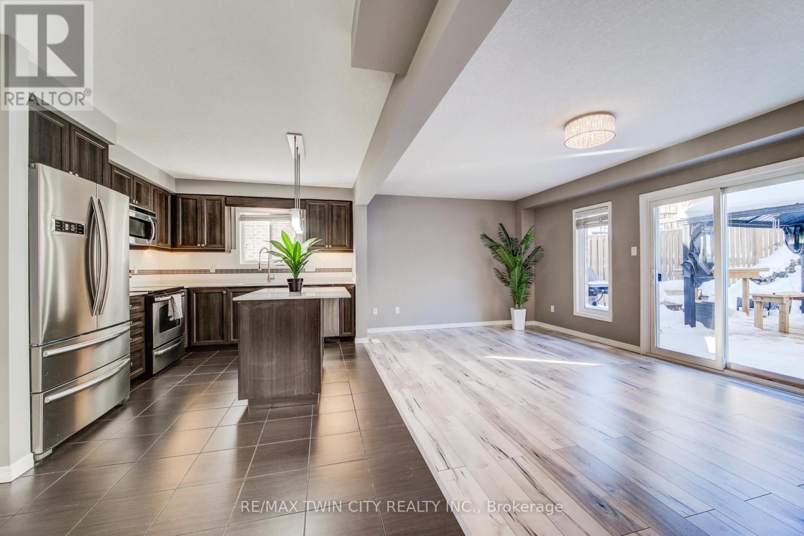 55 Upper Mercer Street, Kitchener, Ontario  N2A 4M9 - Photo 13 - X12781432