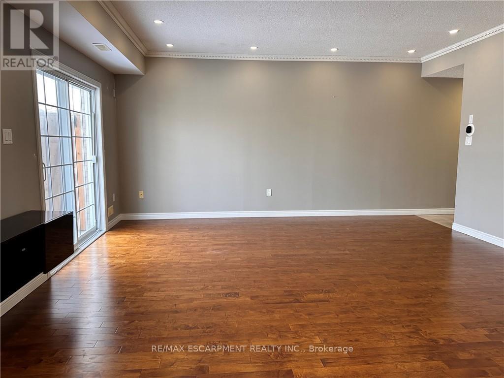 14 - 2 Harbour Drive, Hamilton, Ontario  L8E 6B1 - Photo 5 - X12781482