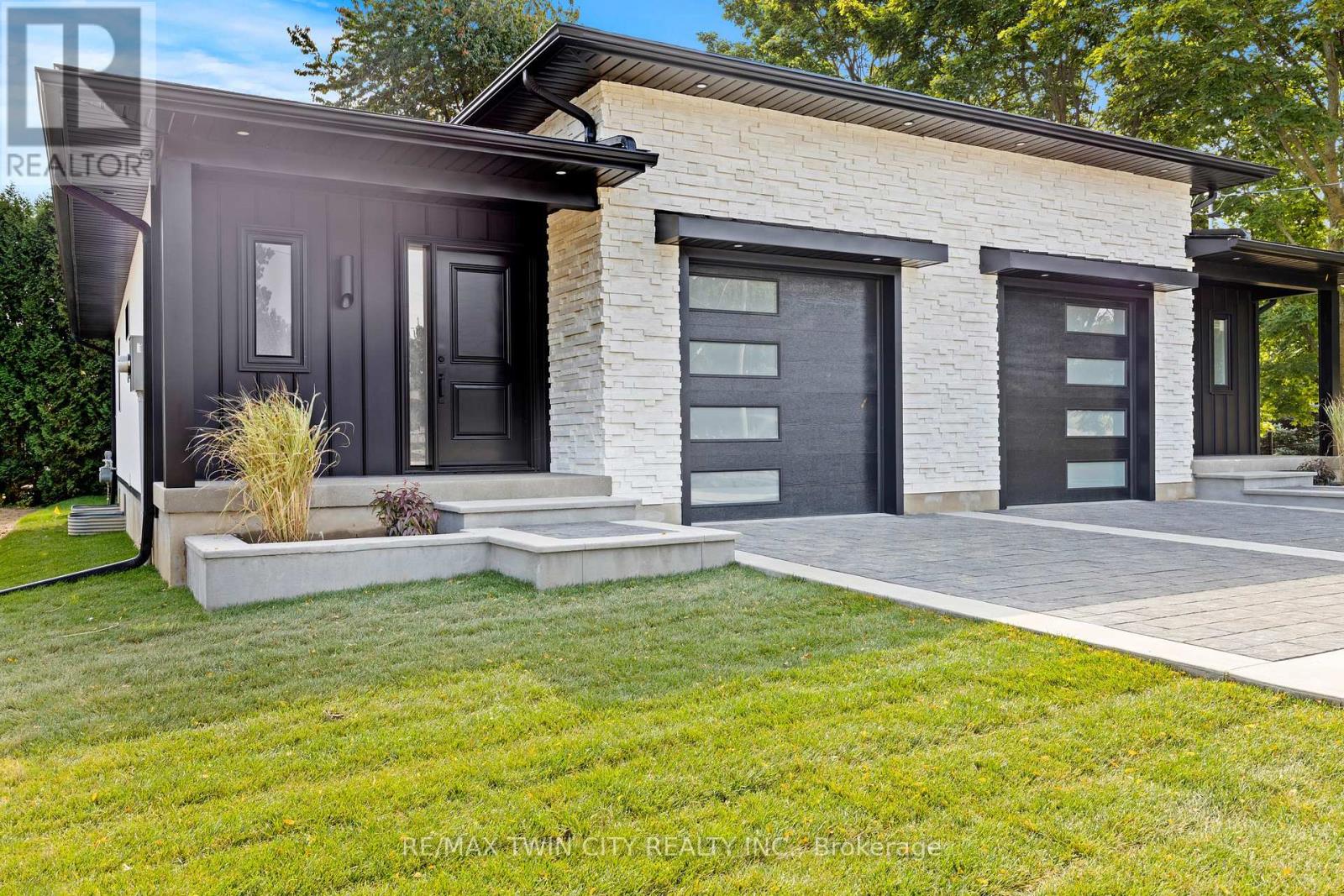 139 King Edward Street, Brant, Ontario  N3L 3E3 - Photo 2 - X12781492