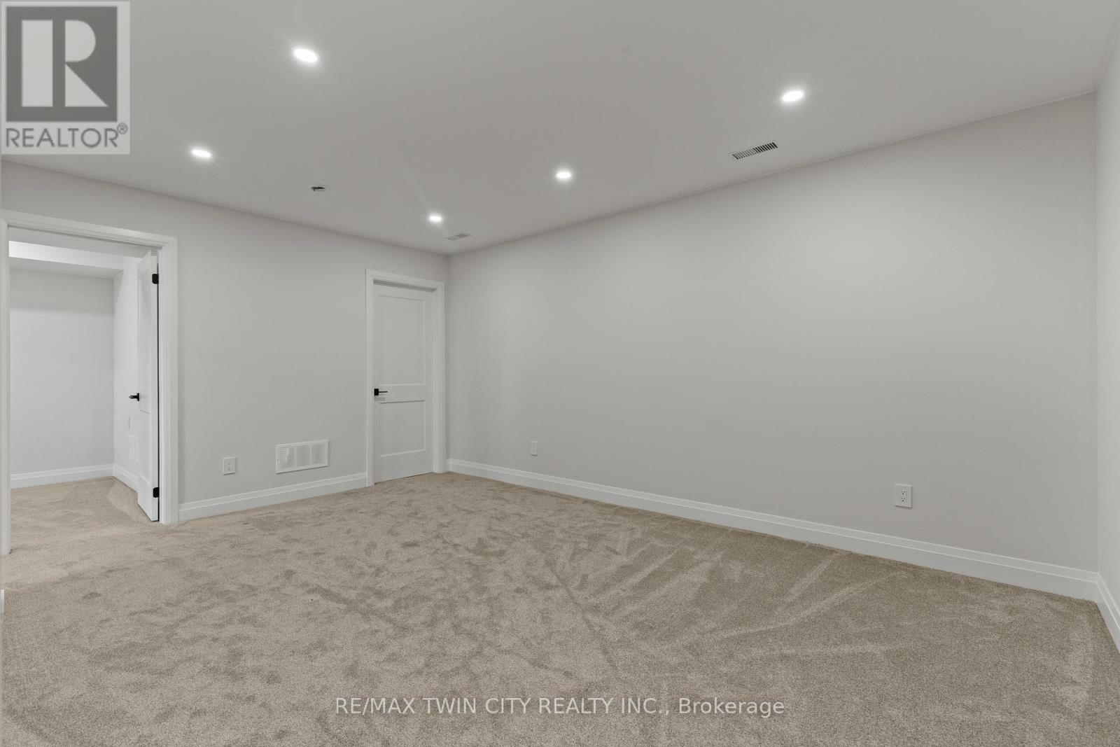 139 King Edward Street, Brant, Ontario  N3L 3E3 - Photo 27 - X12781492