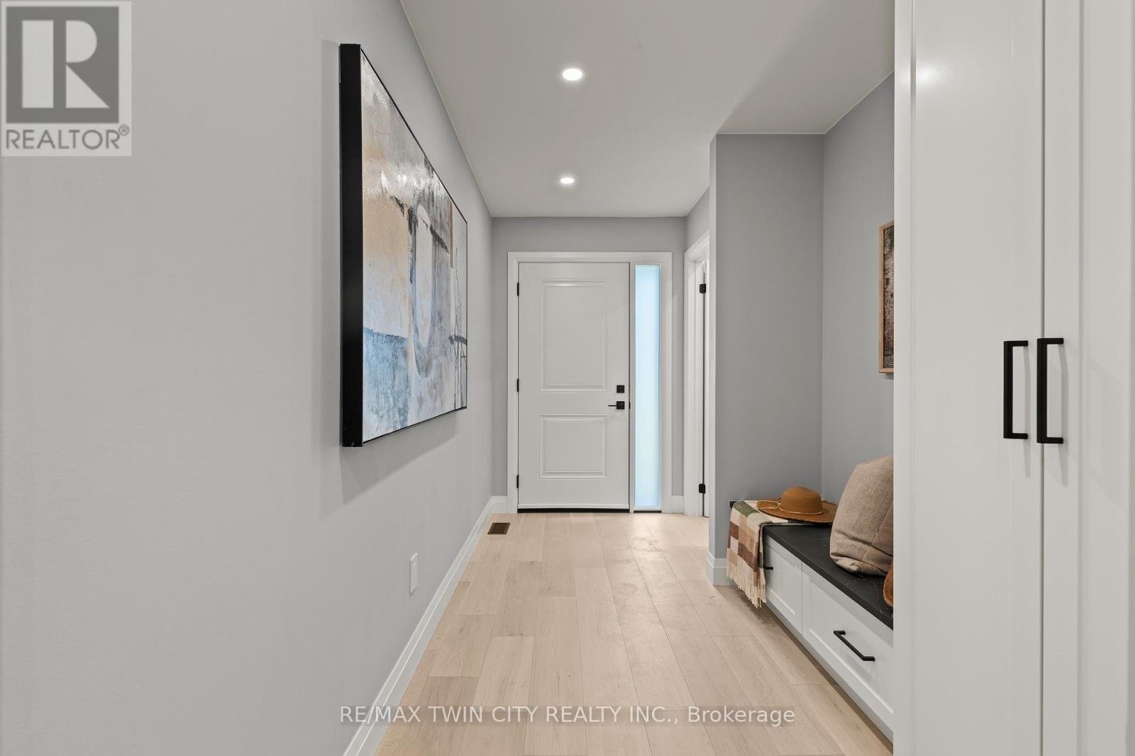 139 King Edward Street, Brant, Ontario  N3L 3E3 - Photo 5 - X12781492