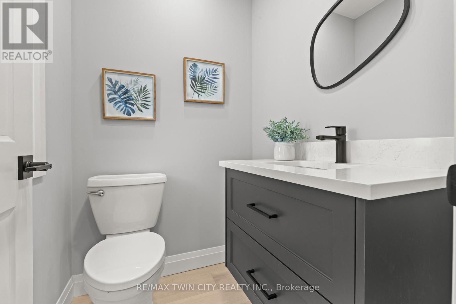 139 King Edward Street, Brant, Ontario  N3L 3E3 - Photo 7 - X12781492