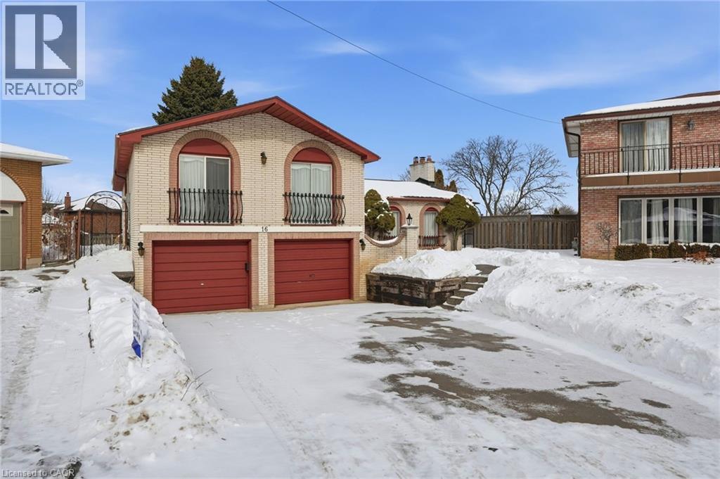 16 Harvard Place, Hamilton, Ontario  L9B 1S2 - Photo 3 - 40803921