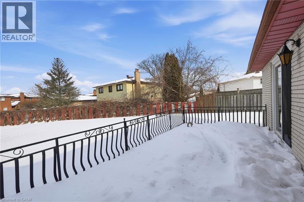 16 Harvard Place, Hamilton, Ontario  L9B 1S2 - Photo 46 - 40803921