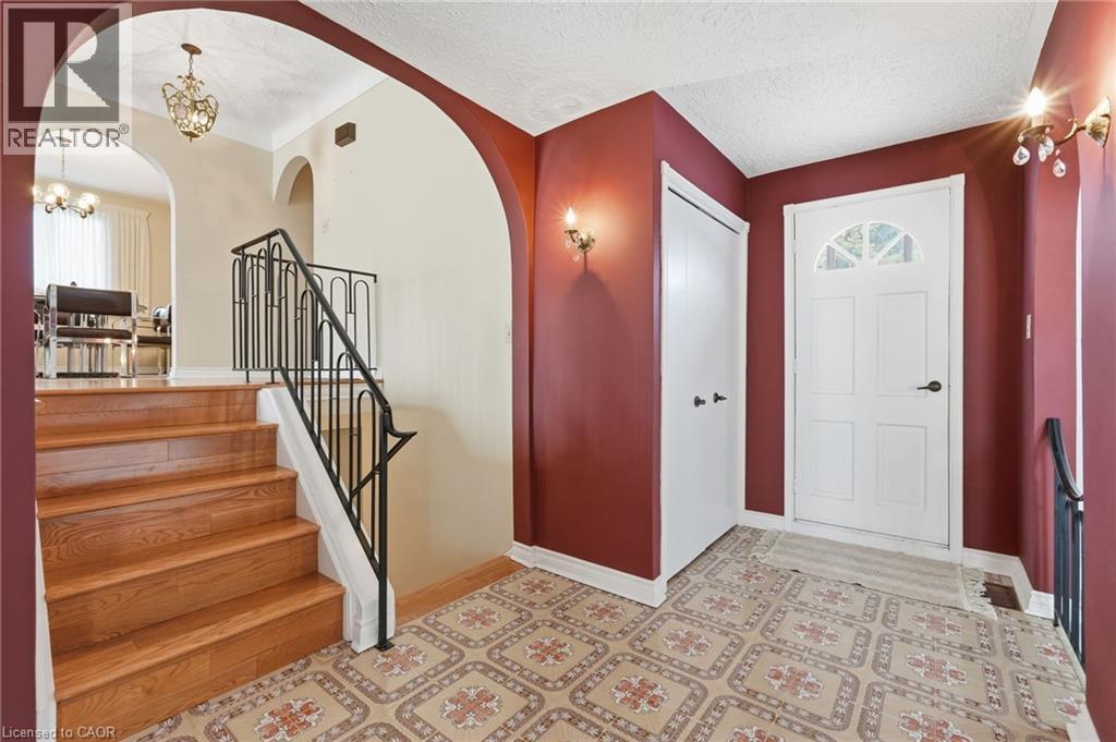 16 Harvard Place, Hamilton, Ontario  L9B 1S2 - Photo 8 - 40803921