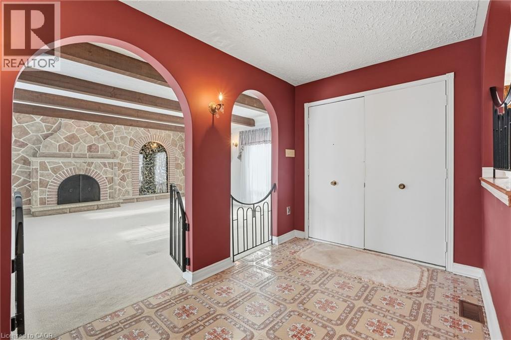 16 Harvard Place, Hamilton, Ontario  L9B 1S2 - Photo 9 - 40803921