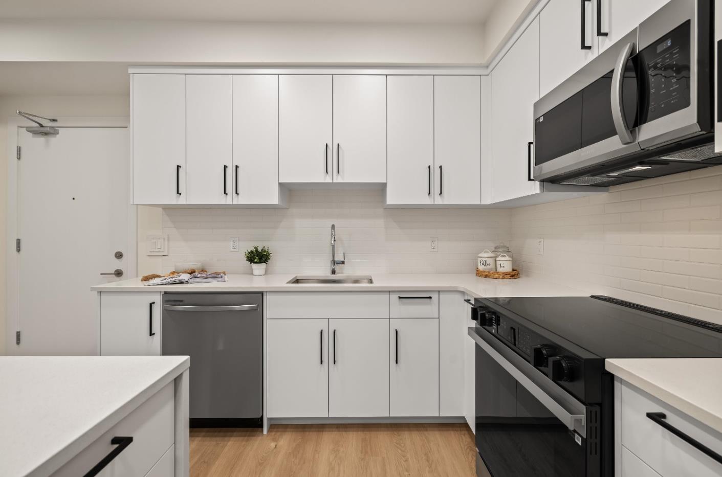 309 33816 South Fraser Way, Abbotsford, British Columbia  V2S 0P2 - Photo 2 - R3085302