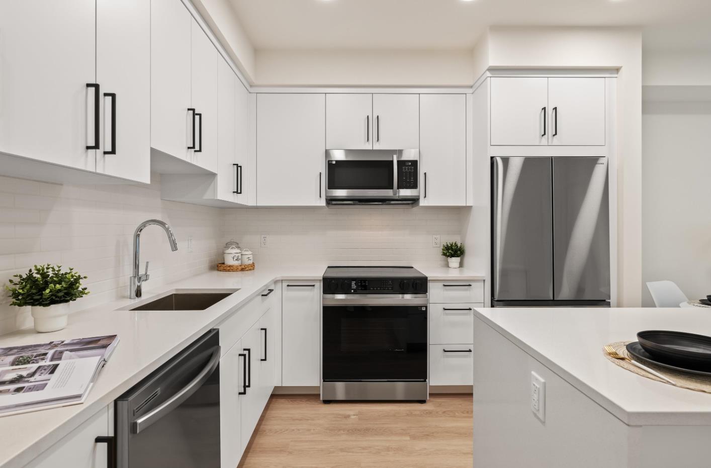 309 33816 South Fraser Way, Abbotsford, British Columbia  V2S 0P2 - Photo 3 - R3085302