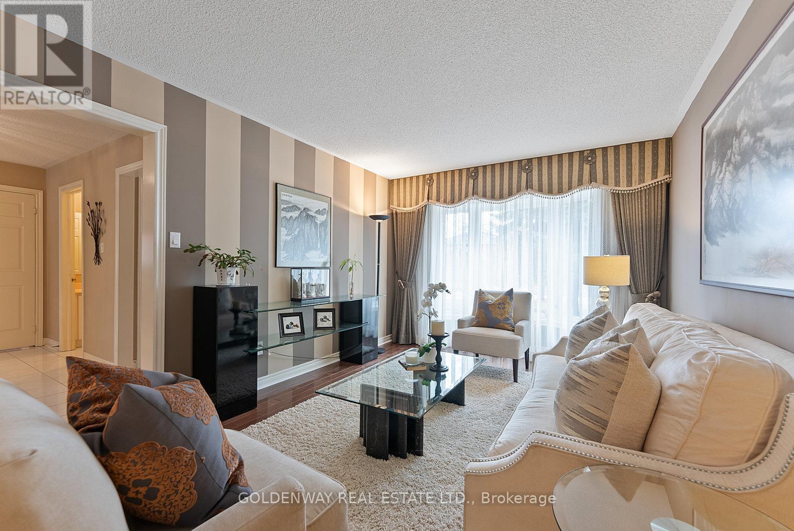 6 Loyal Blue Crescent, Richmond Hill, Ontario  L4S 1A2 - Photo 6 - N12780498