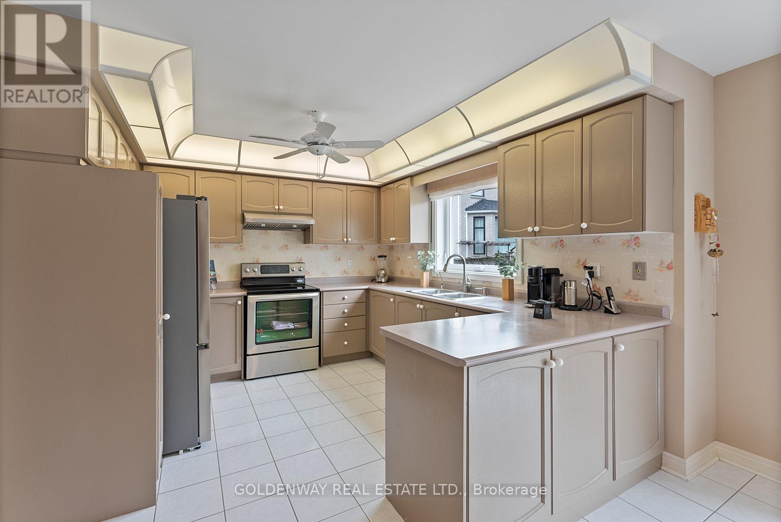 6 Loyal Blue Crescent, Richmond Hill, Ontario  L4S 1A2 - Photo 11 - N12780498